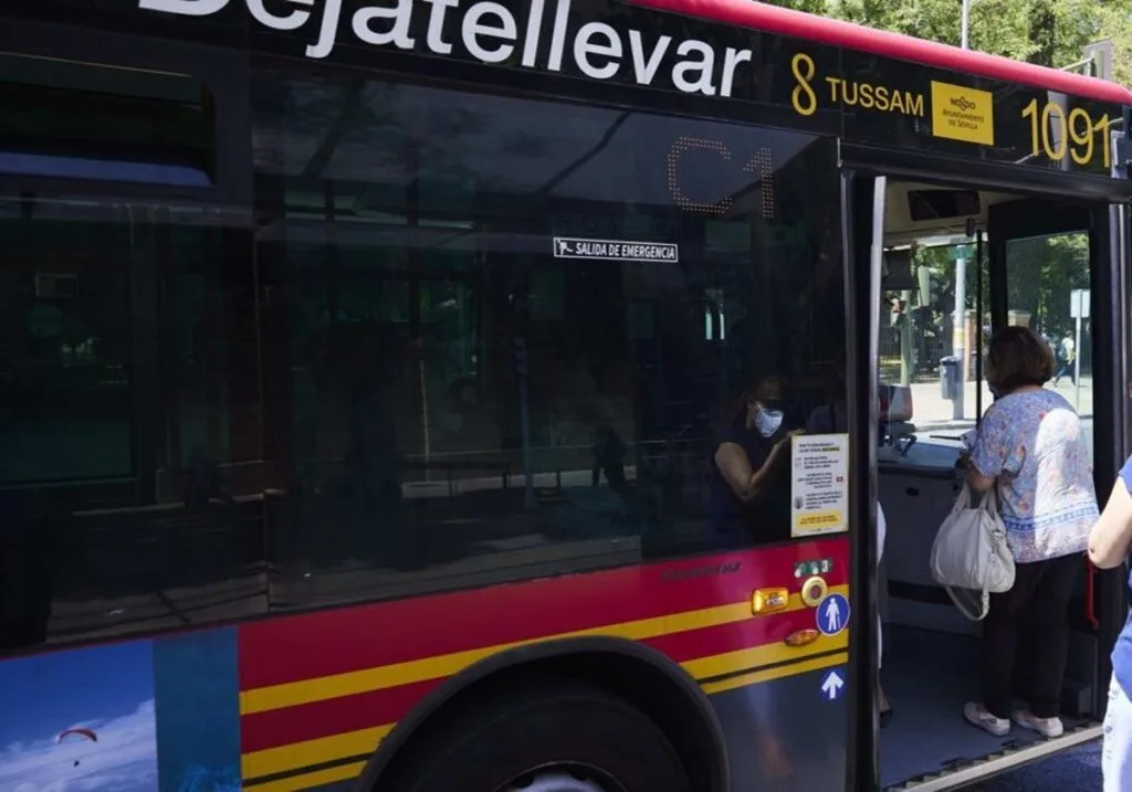 ¿problemas con el autobús de tussam? descubre cómo identificar, informar y solucionar una avería en el servicio de autobuses urbanos de sevilla. información útil, consejos y asistencia rápida para usuarios afectados.
