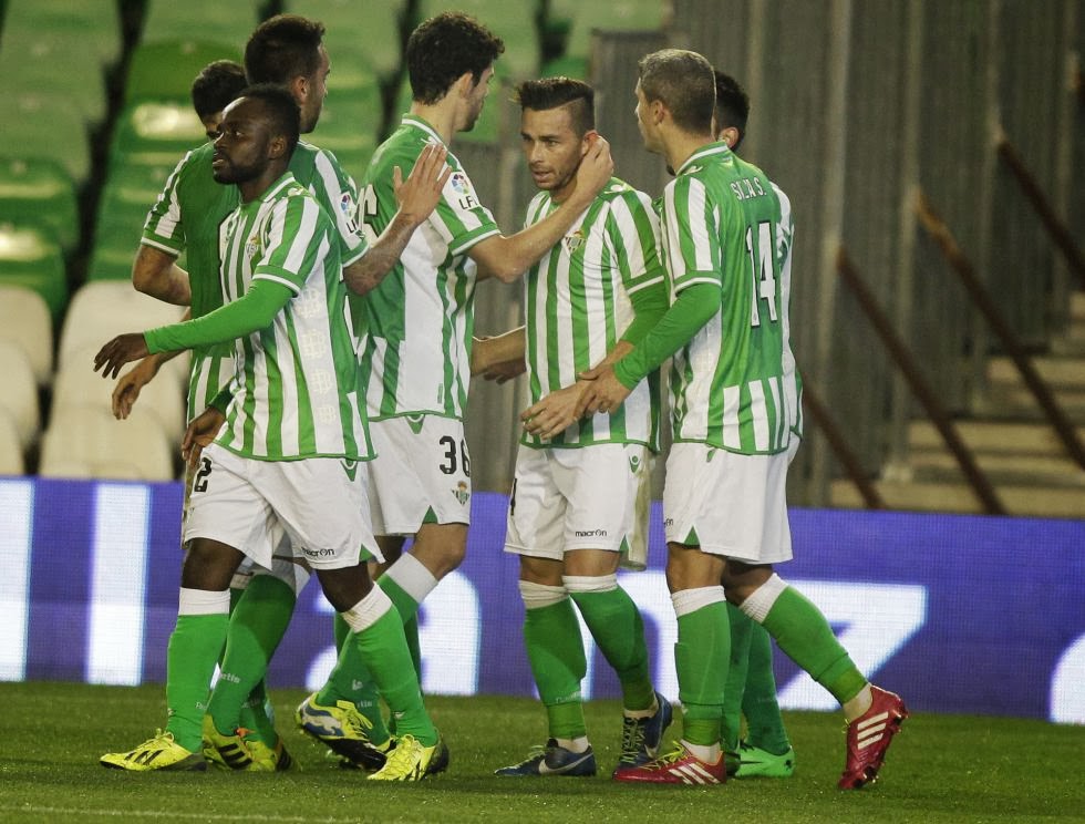 resumen del partido betis vs real sociedad 3-1: descubre los goles, momentos destacados y cómo el betis logró una victoria convincente en casa frente a la real sociedad. análisis y detalles del encuentro aquí.