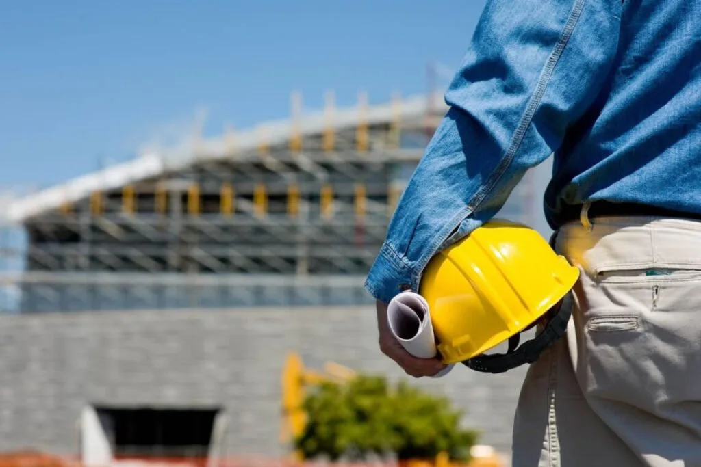 descubre cómo las obras viales pueden causar congestión en la ciudad, sus principales causas y consejos para evitar retrasos durante estos períodos.