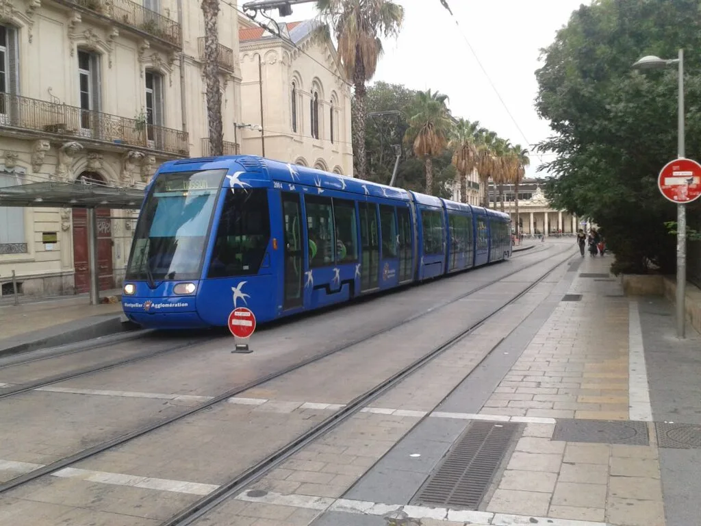 descubre todos los detalles sobre la inauguración del tranvibús: fechas, recorrido, beneficios y cómo transformará la movilidad urbana en la ciudad.