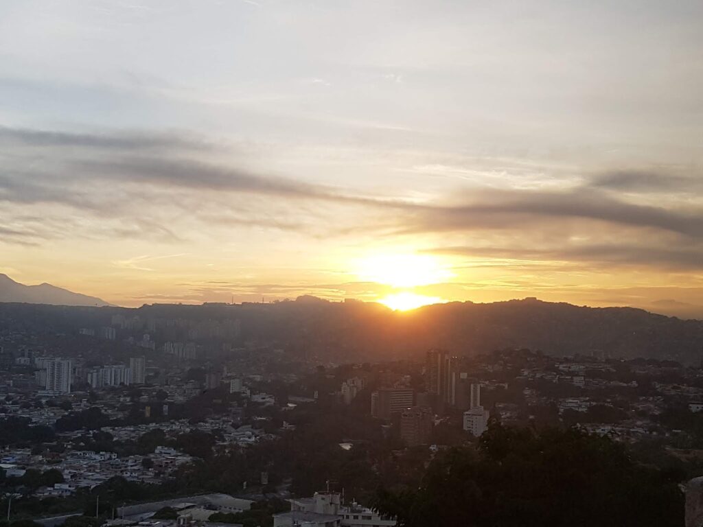 descubre un nuevo amanecer: inspiración, oportunidades y esperanza para comenzar cada día con energía renovada. explora consejos, historias y motivación para lograr tus objetivos.