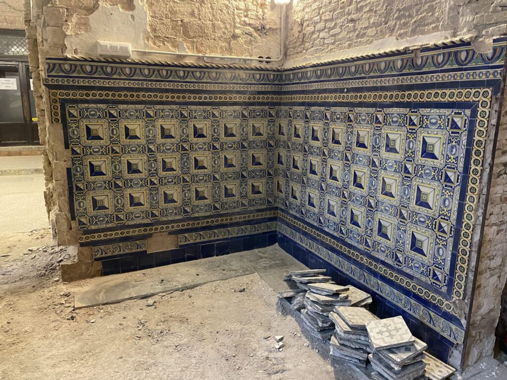 descubre la transformación de las atarazanas de sevilla, un emblemático espacio histórico renovado para ofrecer nuevas experiencias culturales y preservar el patrimonio de la ciudad.