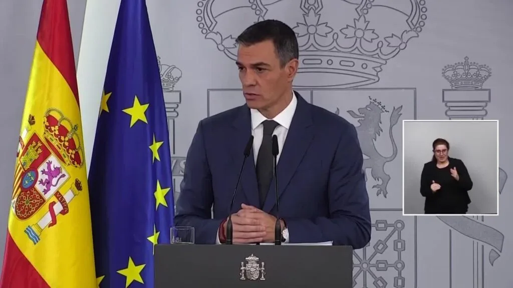 la derecha defiende el liderazgo de sánchez, destacando su papel en la política nacional y su influencia en el gobierno.