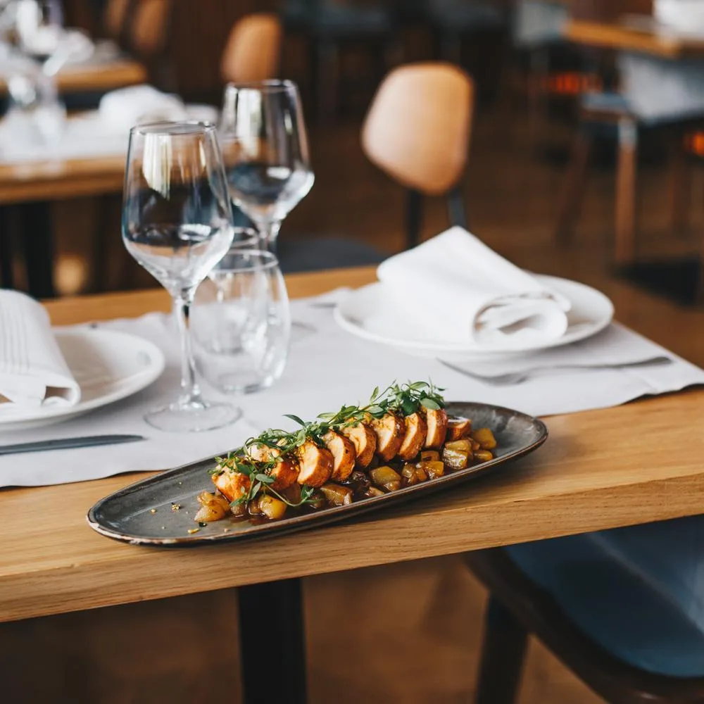 descubre los rosales, un rincón sevillano único con estrella michelin, donde la tradición y la alta gastronomía se fusionan para ofrecerte una experiencia inolvidable.