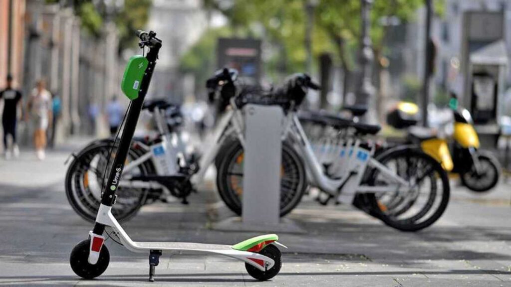 descubre las normas y permisos necesarios para conducir patinetes eléctricos potentes de manera segura y legal en tu ciudad.