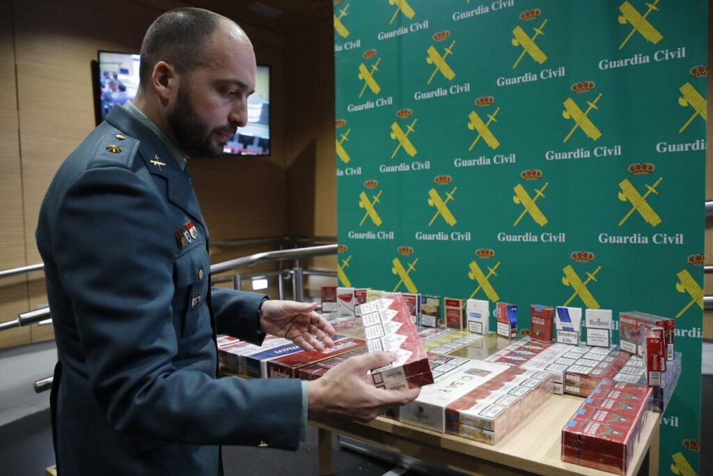 la uco investiga la red de leire díez, desvelando conexiones y actividades clave en una operación de gran alcance.