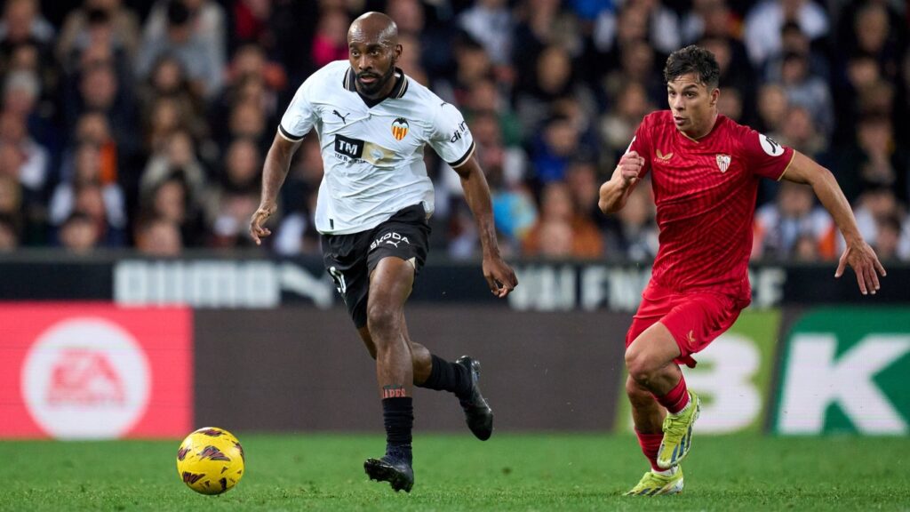 sigue el partido en vivo entre valencia y sevilla con un empate 0-0 al descanso. no te pierdas las mejores jugadas y todas las actualizaciones en tiempo real.