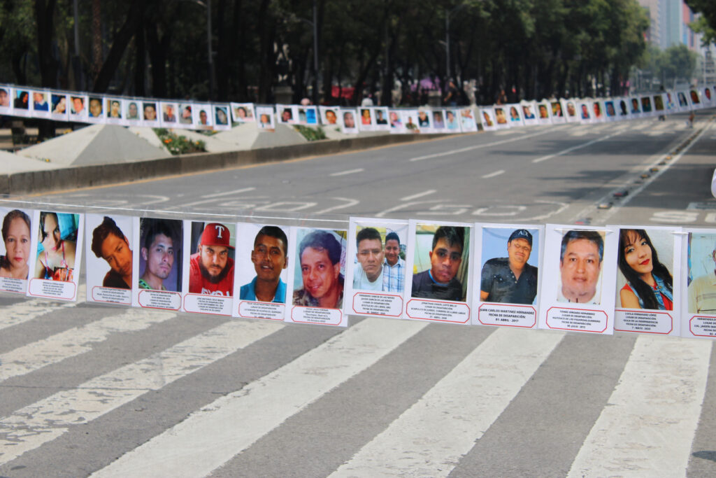 siente la angustia y preocupación por la falta de noticias sobre desaparecidos. descubre cómo enfrentar esta difícil situación y apoyar a las familias afectadas.