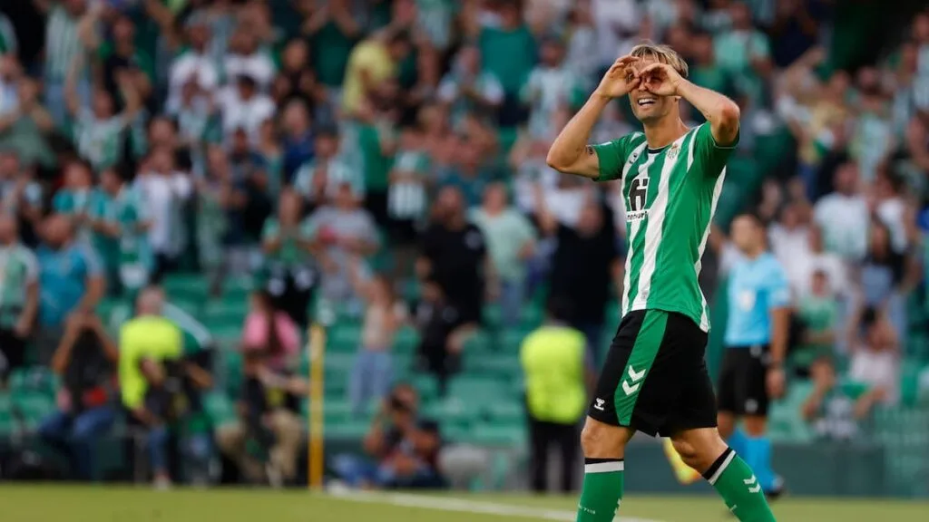 el betis empata y continúa en las últimas posiciones de la tabla, enfrentando desafíos para mejorar su rendimiento en la temporada.