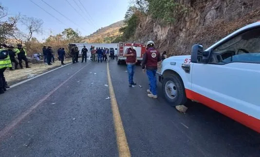 descubre cómo el estado de la carretera en adamuz ha causado accidentes y las medidas tomadas para mejorar la seguridad vial.