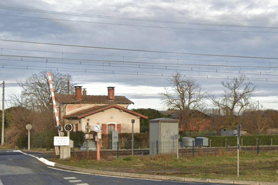 identifican a 43 víctimas del accidente ferroviario en adamuz, ofreciendo detalles sobre el suceso y las labores de rescate.