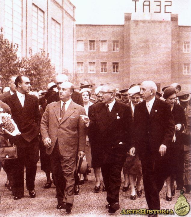 junqueras y sánchez acuerdan un pacto de 4.700 millones de euros para el desarrollo y bienestar de cataluña.