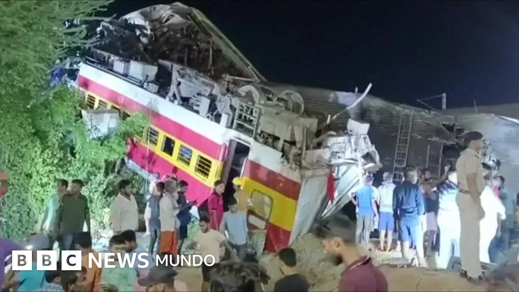 tragedia en adamuz: cinco personas fallecidas en un grave choque de trenes. conoce todos los detalles de este trágico accidente ferroviario.